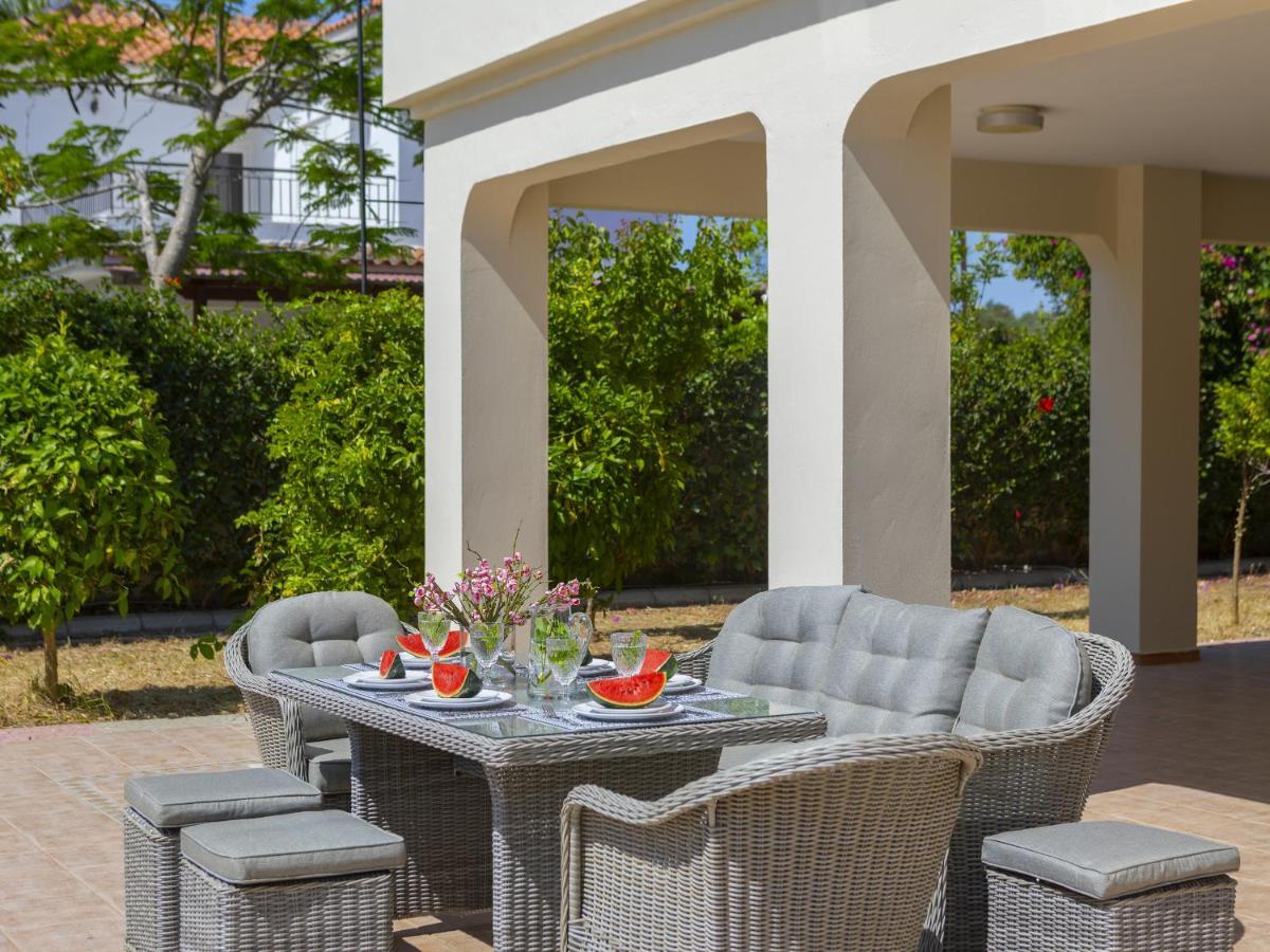 Meneou Seaside Mansion 7 Vila Larnaca Exterior foto