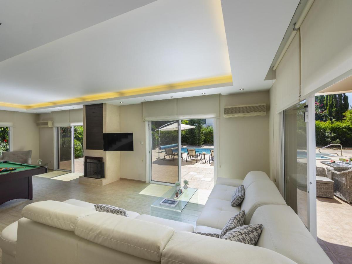 Meneou Seaside Mansion 7 Vila Larnaca Exterior foto